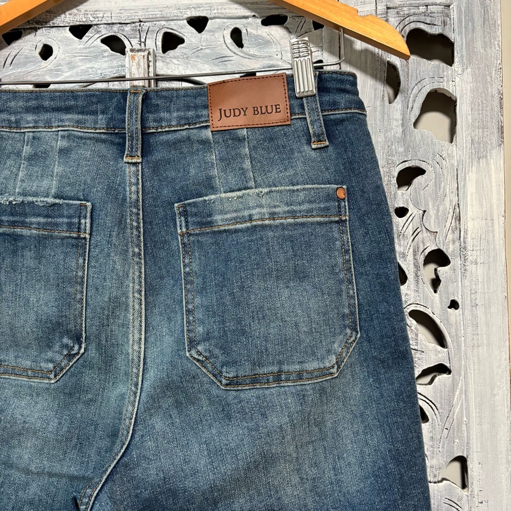 Judy Blue Medium Wash Straight Leg Jeans - Picture 12 of 15